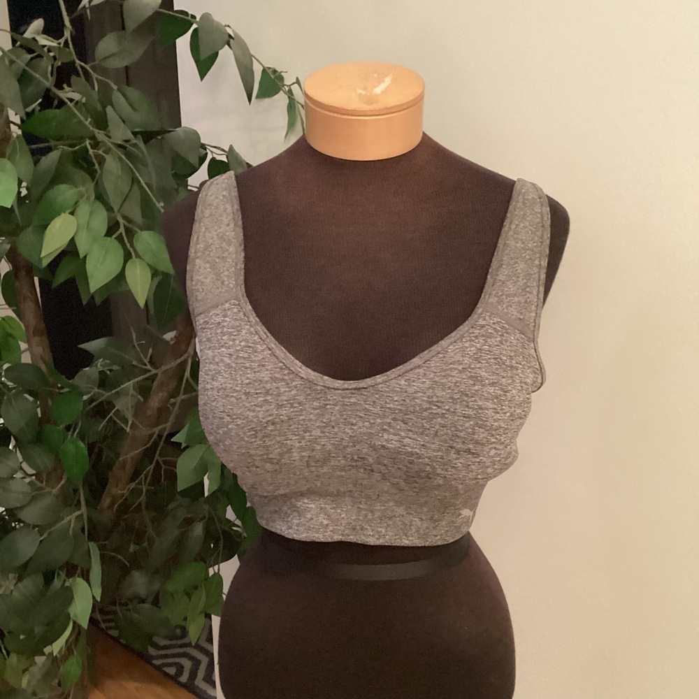Puma Performance bra Woman’s Large gray removable pads adjustable st…